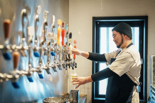 京都の酒どころ伏見の新酒めぐりと町家で楽しむクラフトビール